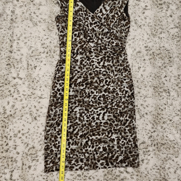 Adrianna Papell SZ 8 Bodycon Leopard Print V-Neck Sleeveless Evening Dress - Picture 8 of 11